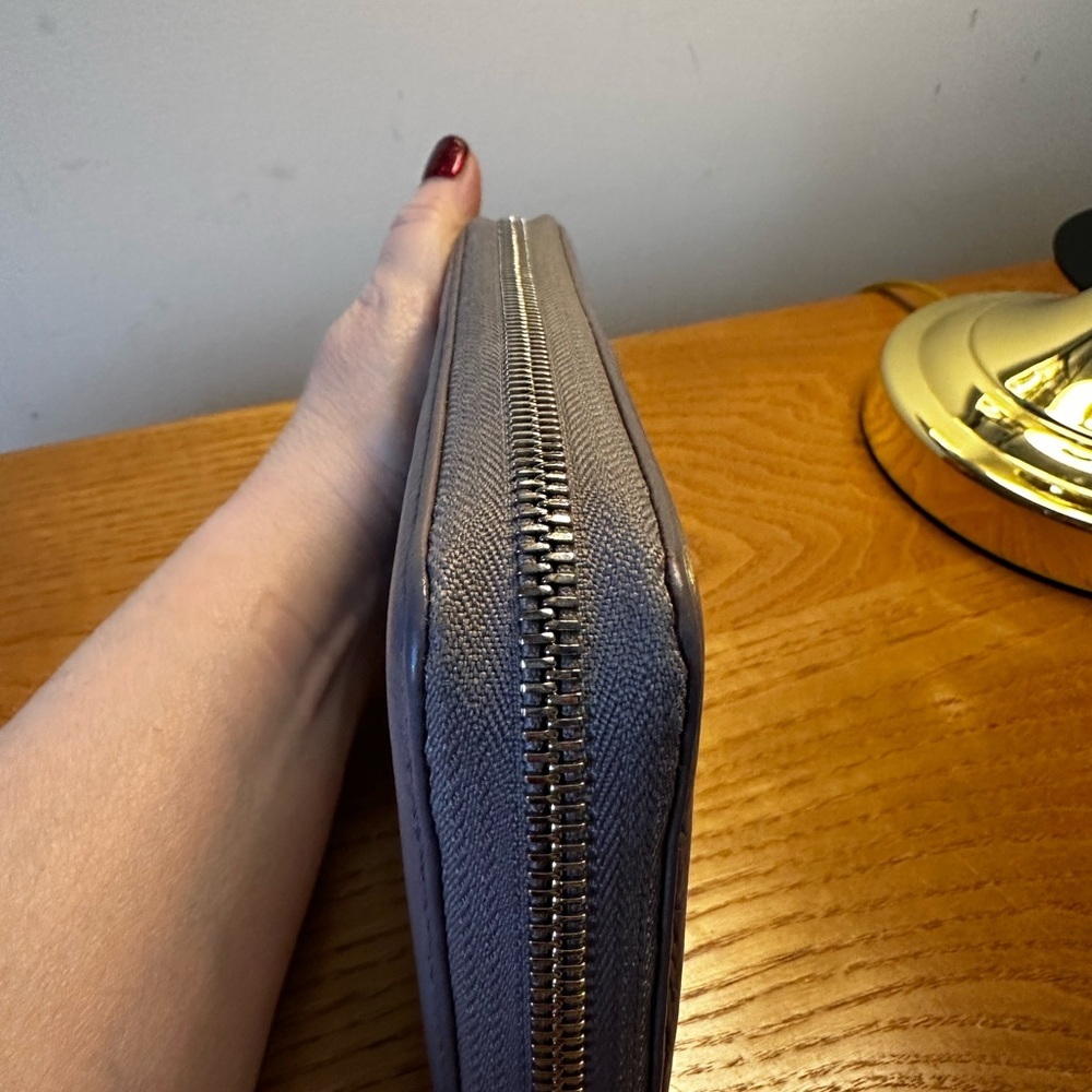 Gucci Mauve Leather Soho Zip Wallet - Picture 6 of 11